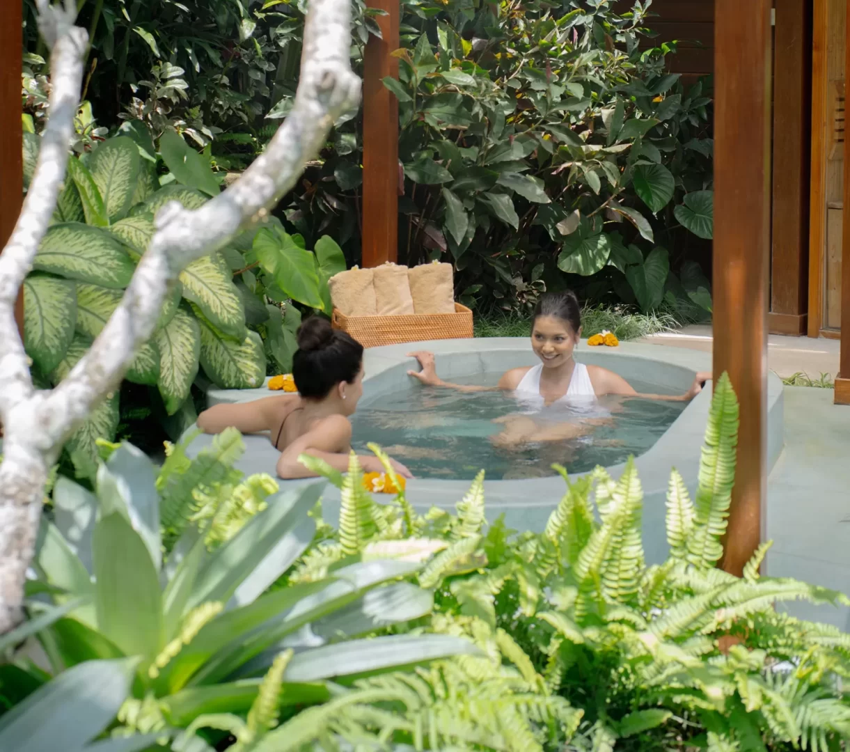 Guest-relax-in-cold-pool-sauna