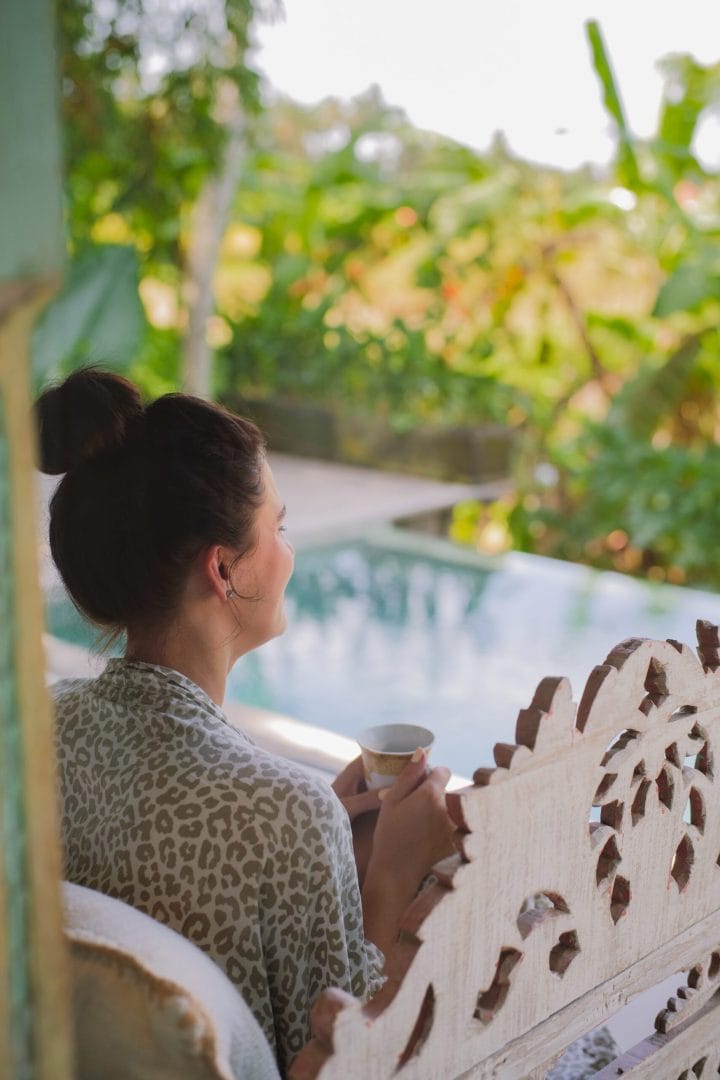 Talent-enjoys-her-tea-time-at-poolside